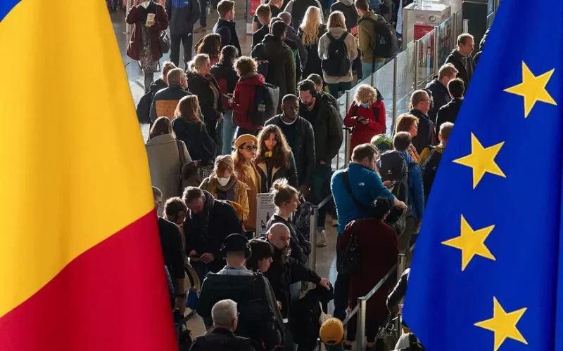 Aproximativ 40.000 de români au devenit cetățeni ai altor state din UE. Care sunt țările preferate