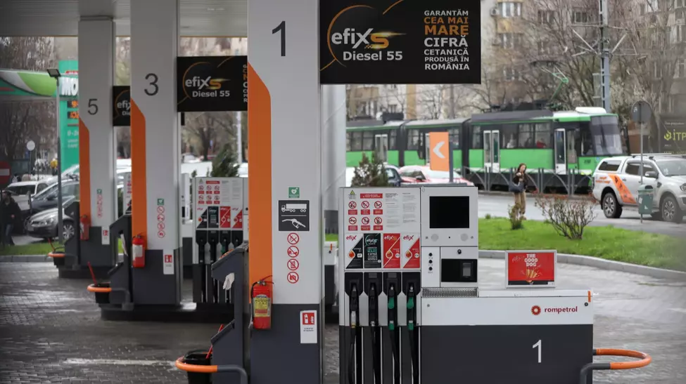 De ce vinde Rompetrol benzina sub 9 lei. Strategia care a dat peste cap piața