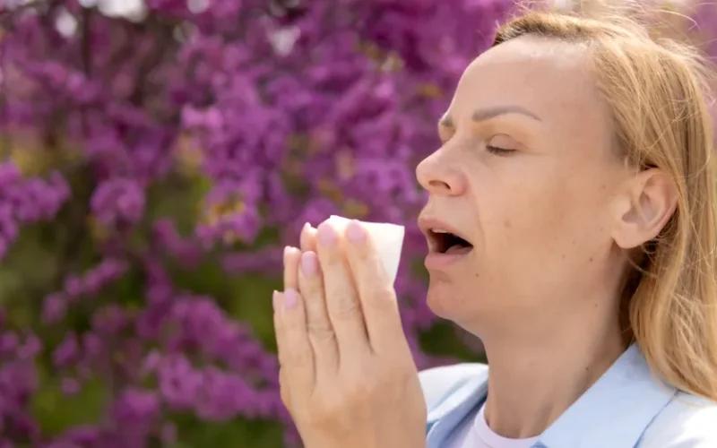 Alergiile de primăvară pot fi ținute sub control. Soluții naturale pentru strănut și ochii iritați
