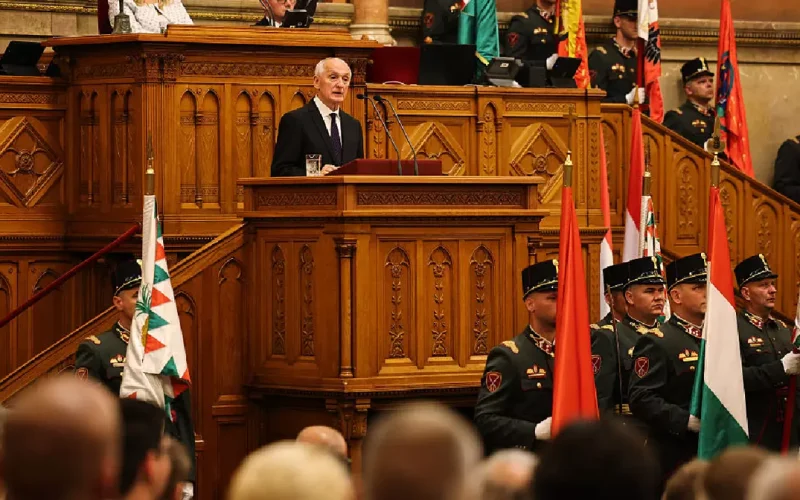 András Baka este noul președinte al Ungariei. Fostul șef al Curții Supreme, înlăturat în era Orbán, a fost ales de Parlament