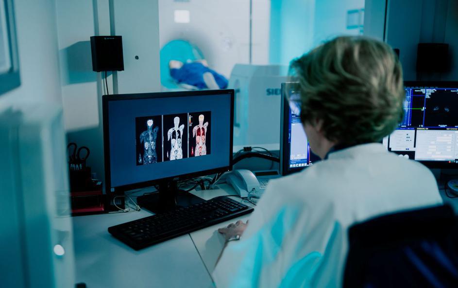 A mers la medic crezând că are endometrioză, dar a primit un diagnostic devastator. Operația a durat 10 ore