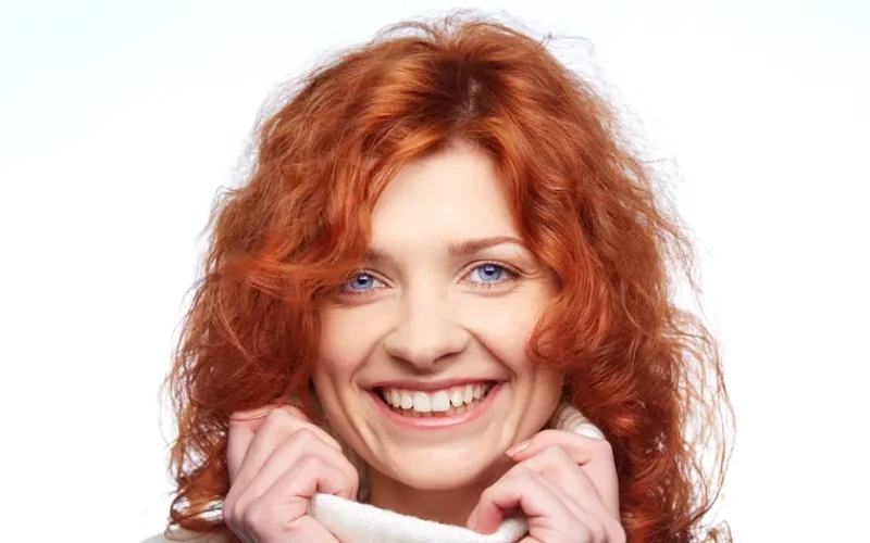 Problemele gingiilor pot evolua în tăcere. Schimbările din gură care ar trebui să te trimită la stomatolog