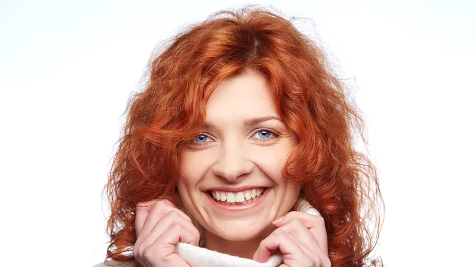 Problemele gingiilor pot evolua în tăcere. Schimbările din gură care ar trebui să te trimită la stomatolog